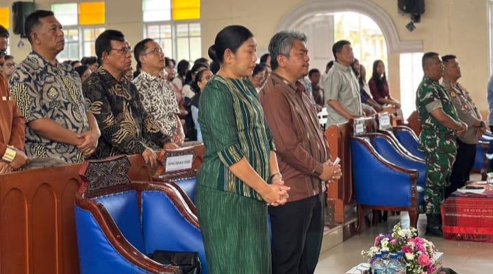 Wabup Taput Hadiri Pelantikan Pengurus Baru Yayasan Anugerah HKI Tarutung Kota