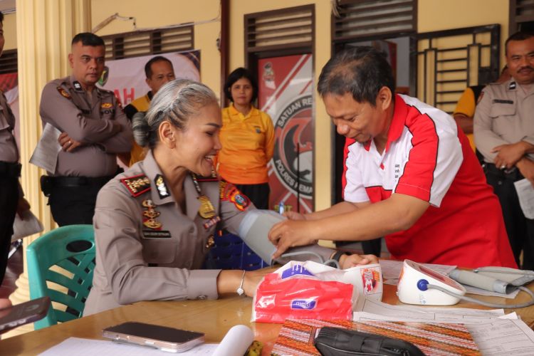 Polres Pematangsiantar Kumpulkan 64 Kantong Darah Sambut HUT Bhayangkara ke-80