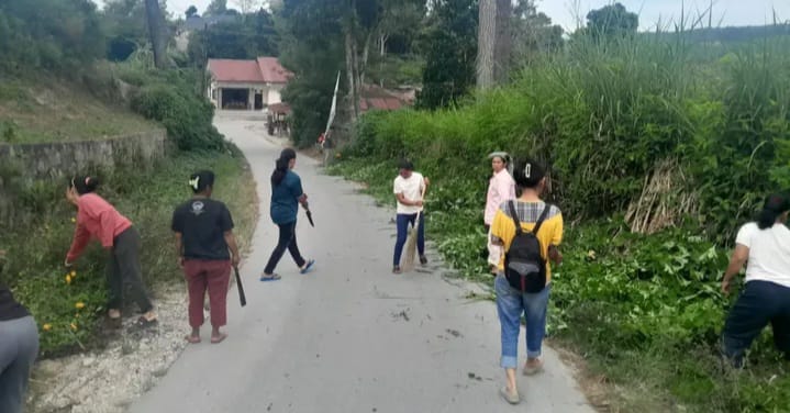 Jumat Bersih Serentak, Warga dan Pemkab Taput Jaga Lingkungan Sehat