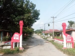 akses ke kantor camat rusak parah, jalan 7 km di gunung malela dibiarkan bertahun-tahun