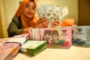 rupiah menguat di tengah tekanan ihsg, dolar as terpuruk ke level terendah