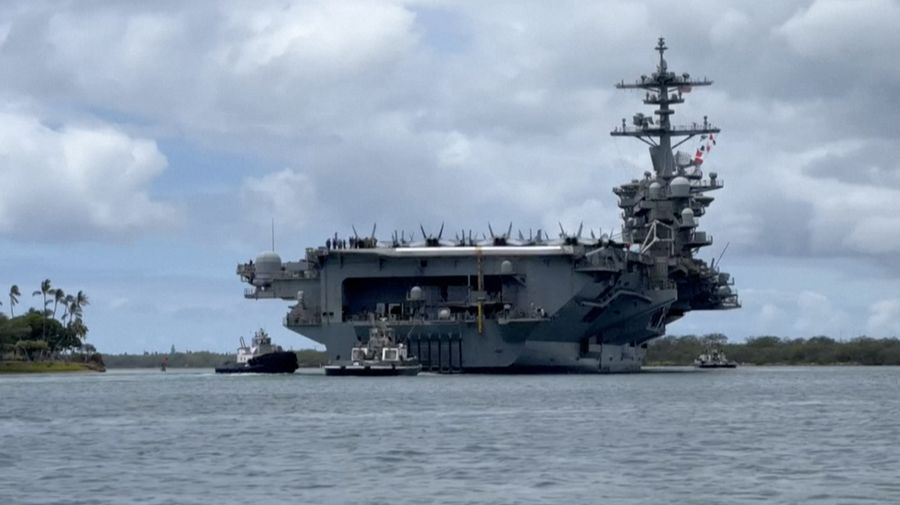 AS Kerahkan 10 Kapal Perang, Trump Ancam Serang Iran Jika Negosiasi Gagal