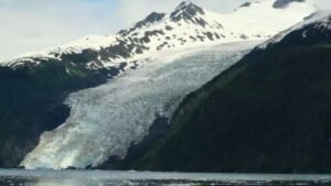 megatsunami 200 meter guncang greenland, ilmuwan ungkap fakta mengejutkan