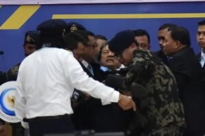menteri kkp sakti wahyu trenggono stabil usai pingsan saat upacara korban pesawat atr