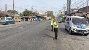 satlantas polres tebing tinggi edukasi keselamatan lalu lintas di sejumlah ruas jalan