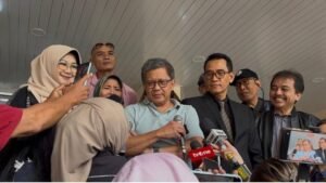 rocky gerung: riset dugaan ijazah jokowi proses akademik, bukan pidana