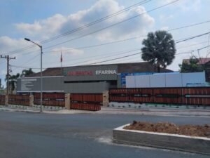mahasiswa universitas efarina yang sempat hilang kembali aktif kuliah