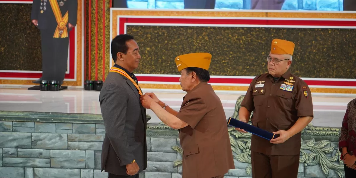 Bintang Kehormatan LVRI untuk Andika Perkasa: “Ini Amanah, Bukan Sekadar Penghargaan”