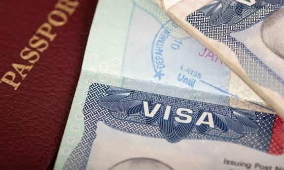 Warga 97 Negara Kini Bisa Masuk Indonesia Lewat Visa on Arrival