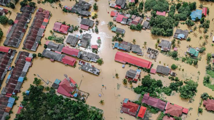 Banjir Bandang dan Longsor Terjang Cisarua Bandung Barat, Dua Kampung Tertimbun, 82 Warga Masih Hilang