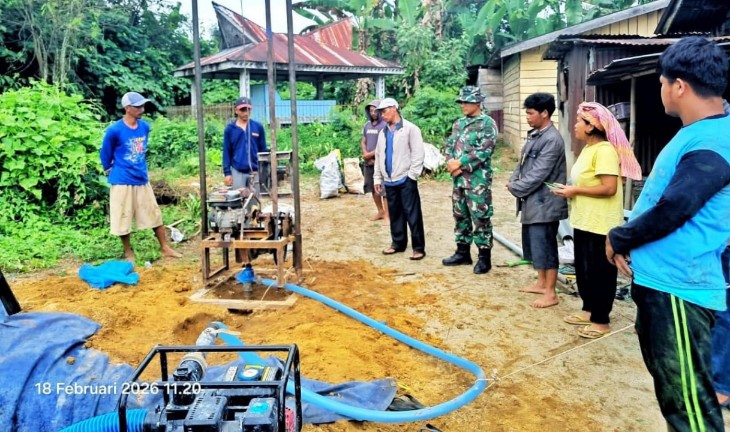 Warga dan Satgas TMMD Doa Bersama Sebelum Pengeboran Sumur di Nagori Raya Usang