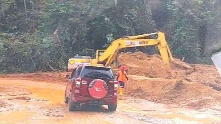 8 Titik Longsor di Jalur Sibolga–Tarutung Sudah Bisa Dilintasi Pengendara