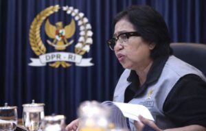 thr harus sudah dibayar paling lama 2 minggu sebelum lebaran