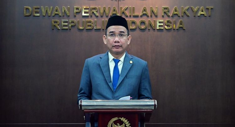 DPR di MK: UU Guru dan Dosen Jamin Penghasilan Layak