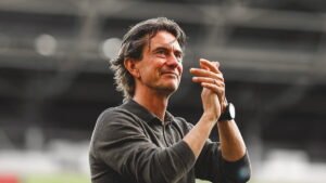 tottenham krisis, thomas frank dipecat usai spurs terancam degradasi