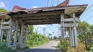gapura perbatasan simalungun-siantar dibongkar sebelum lebaran
