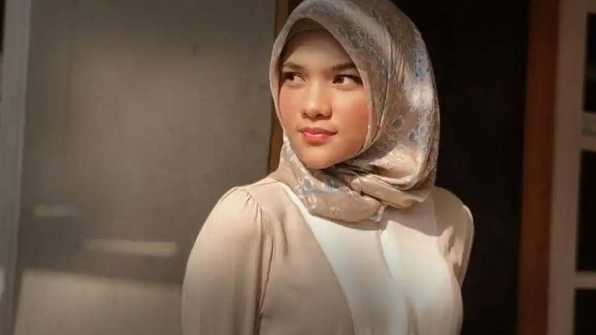 Perjalanan Spiritual Davina Karamoy, Mualaf Usai Dengar Surat Al-Isra dalam Masa Sakit