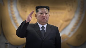 jelang kongres partai, kim jong un pamer 50 peluncur rudal baru