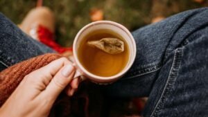 minum teh setelah makan kurangi penyerapan zat besi