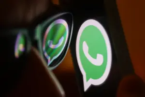 lebih praktis, whatsapp untuk apple watch dukung balasan teks-suara