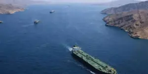 selat hormuz disaring ketat, hanya kapal iran-china boleh lewat