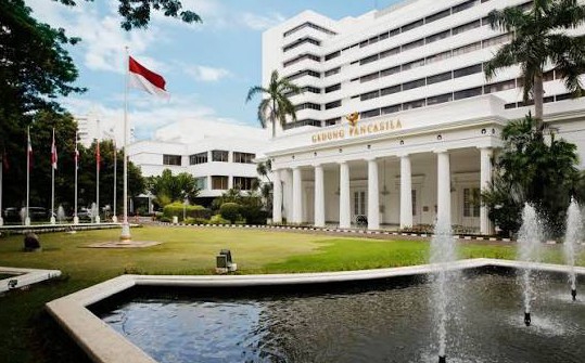Kemlu Imbau WNI Waspada di Timur Tengah, Ini Hotline Perwakilan RI