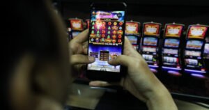 132 situs judi online dibongkar, rp58 miliar disita, tapi siapa dalang besarnya?