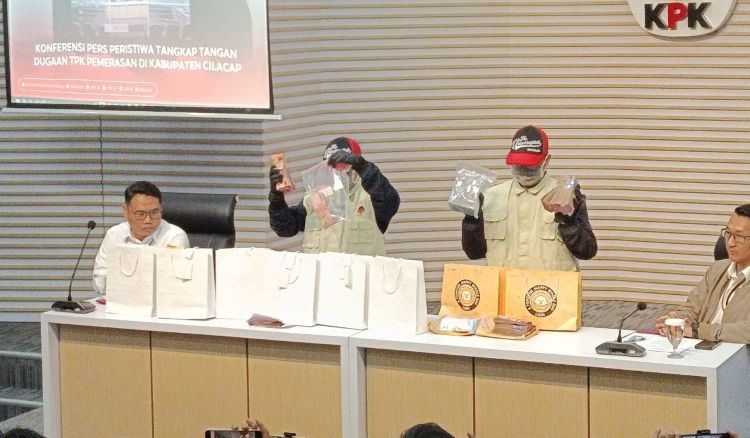 KPK Tetapkan Bupati Cilacap Syamsul Aulia Rachman Tersangka Pemerasan THR