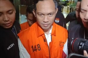 ott kpk di cilacap: 23 opd diduga setor uang ke bupati untuk thr