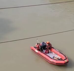 dua remaja hanyut di sungai silau asahan, pencarian masih berlangsung