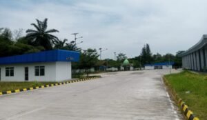 terminal tanjung pinggir sepi, aktivitas penumpang bertahan di parluasan