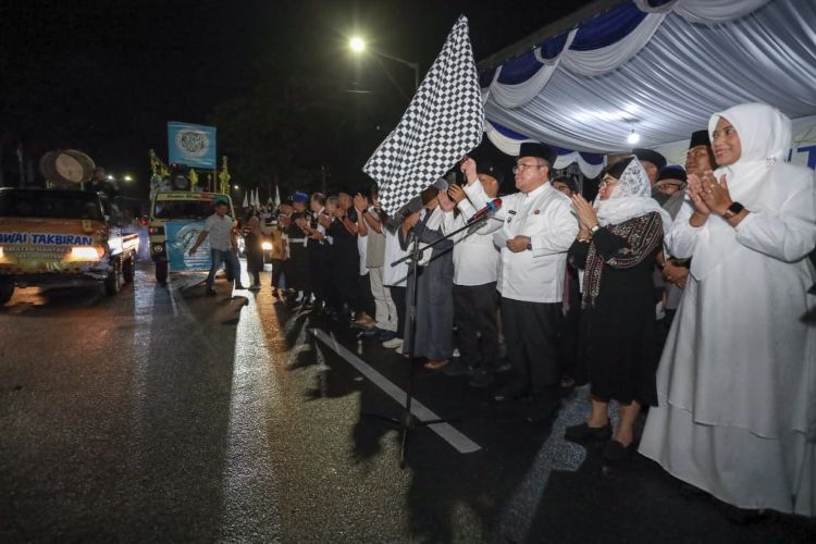 Takbir Bergema, Ribuan Warga Semarakkan Pawai Malam Idulfitri 1447 Hijriah di Pematangsiantar