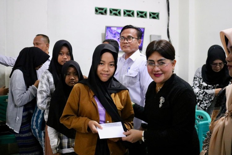 Ramadhan Berbagi di Panti Asuhan Aisyiyah, Liswati Wesly: Tetap Semangat Raih Mimpi