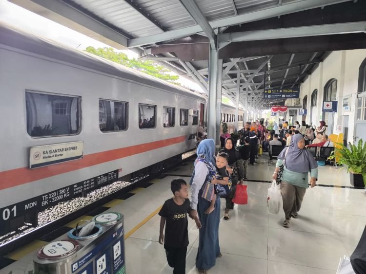 kai: 7.137 pemudik datang ke pematangsiantar, lebih banyak dari yang berangkat