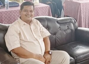rocky marbun kritik kios darurat pasar horas, dirut pd phj diminta dicopot