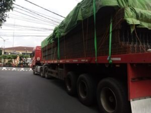 gampera kritik truk gandeng bebas melintas di pusat kota pematangsiantar