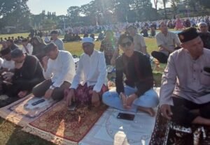 dari anak-anak hingga lansia, warga muhammadiyah pematangsiantar padati salat id di lapangan usi