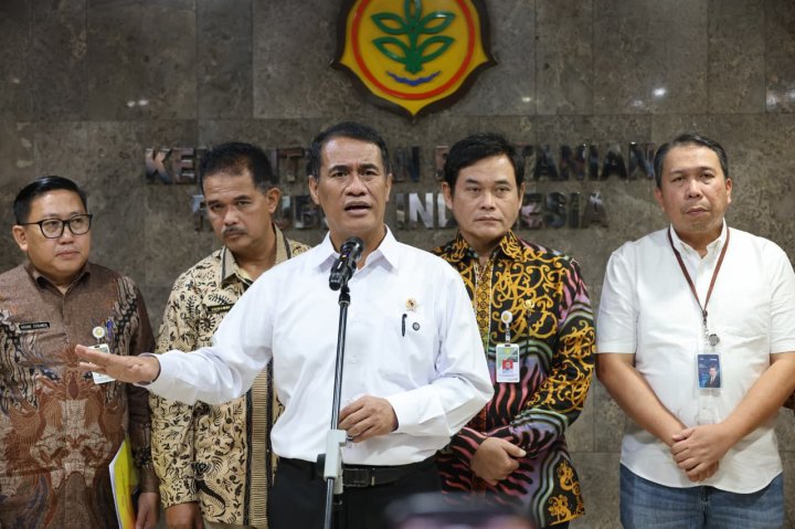 mentan gelar rapat darurat antisipasi kekeringan dan ketegangan global
