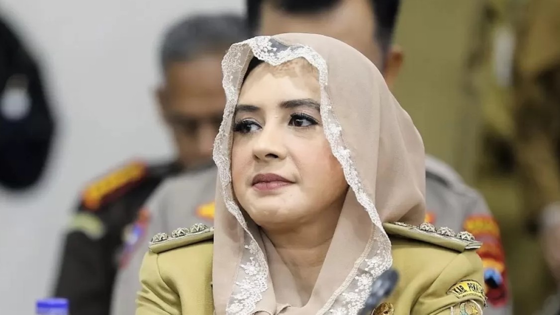 Bupati Pekalongan Fadia Arafiq Diamankan Saat Mengisi Daya Mobil Listrik
