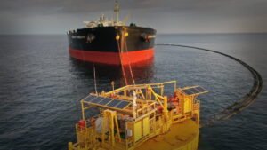 jalur karibia jadi “pintu belakang”, minyak venezuela tetap mengalir ke pasar global