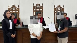pegawai pegadaian terbukti menelantarkan istri dijatuhi pidana pengawasan