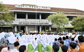 prabowo ingin semua kelas punya layar digital, siapkan smart classroom nasional