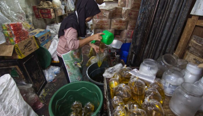 kemendag imbau pengusaha tahan harga minyak goreng meski biaya plastik naik
