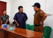ketua dprd tapteng nyaris adu jotos dengan lurah di barus, dipicu data bansos