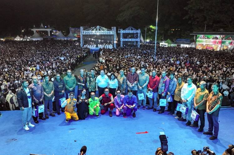 lautan massa! konser hut ke-155 pematangsiantar pecah, wali kota serukan kebersamaan