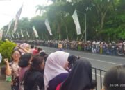 karnaval hut ke-155 pematangsiantar molor, warga kecewa menunggu di bawah terik