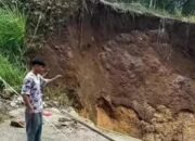 setahun jalan asahan–simalungun rusak dan longsor, warga unggah video parodi