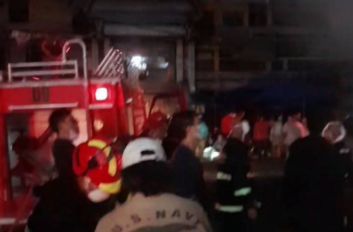 Kebakaran di Jalan Thamrin Siantar, Toko Sepatu Sehati Jaya Marpaung Hangus