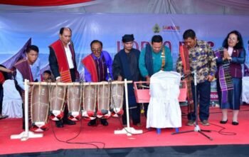 dinas pariwisata dan kebudayaan (disparbud) samosir gelar even horja bius mangase taon di salon tonga-tonga, jumat (10/4/2026).