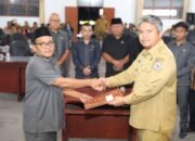 wakil bupati taput hadiri paripurna dprd, bahas rekomendasi lkpj tahun anggaran 2025